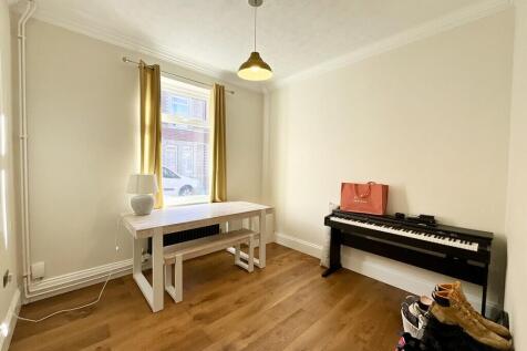 Curzon Terrace, York photo 4