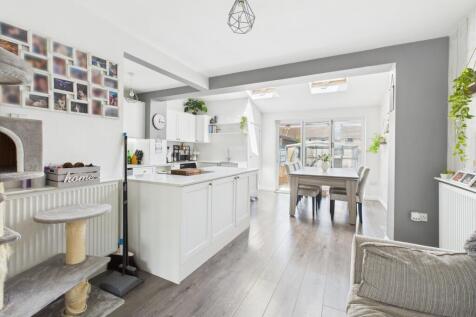 CAM05192G0-PR0105-STILL005