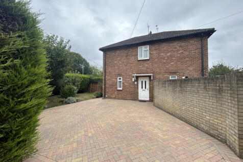3 bedroom Semi Detached for rent