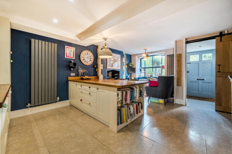 1370362-9-68ffa73...