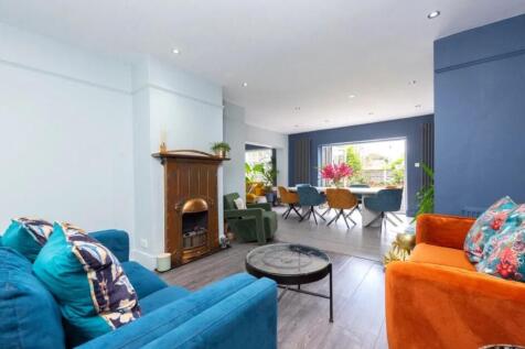 Living area.JPG