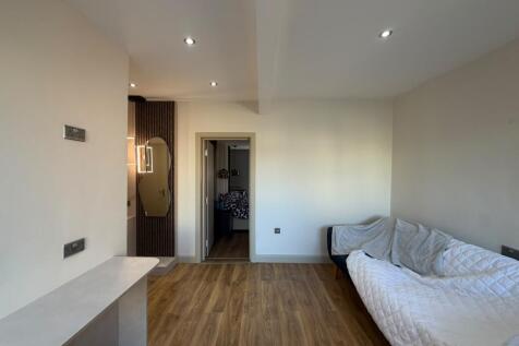 One Bedroom Flat on Melton Road