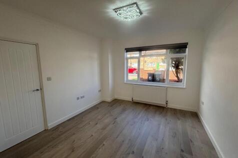 Bedford Road, Cranfield, MK43 photo 3