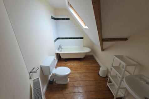 Bathroom 2.jpg