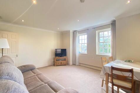 Ray Park Avenue, MAIDENHEAD photo 4