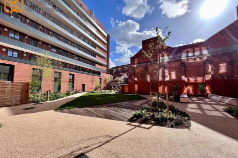 One-Bedroom Garden-Facing Apartment with Private Patio - Exclusive Resident Facilities
Situated within the sought-after Enclave development on Hurst Street, this beautifully presented one-bedroom apar