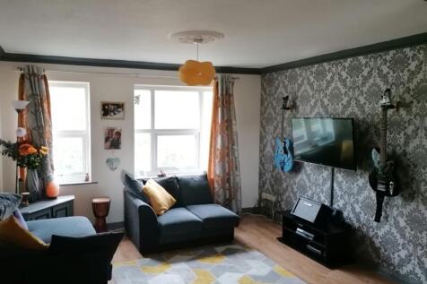 2 Bedroom Flat in WF1 3TY