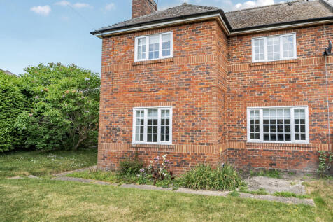 Farnham, GU9 - property photo