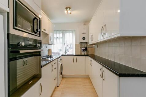Charlton Mead Court, Brentry Kitchen 3.jpg