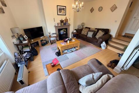 Living Room 2.jpg