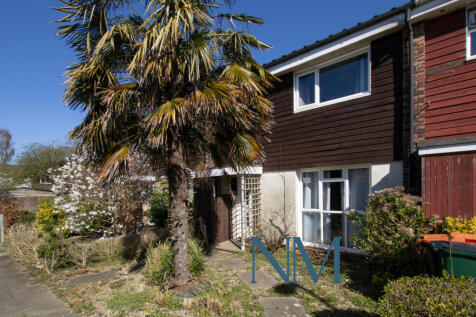 3 bed terraced house for sale Pegwell Close, Craw