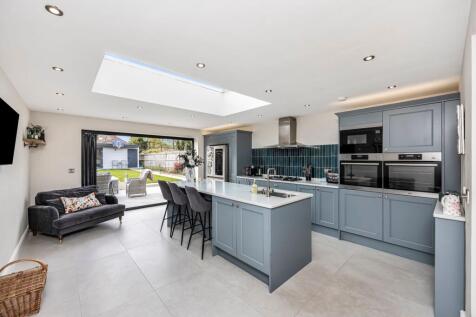 Kitchen / Breakfast Room