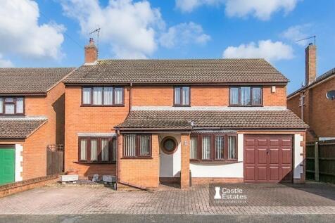 Four bedroom detached house for sale