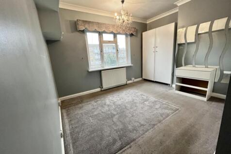 Micklegate Road, Felixstowe, Suffolk, IP11 photo 5