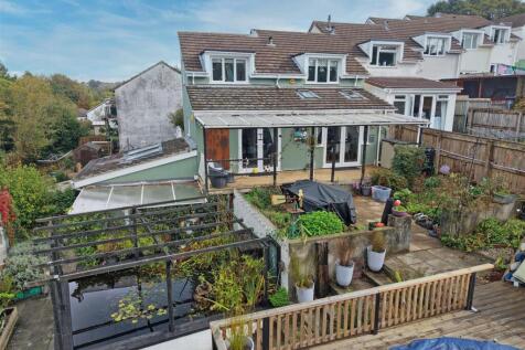 Lake View Close 142 - Rear.jpg