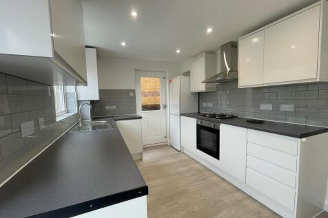 Newly Fitted Kitchen 