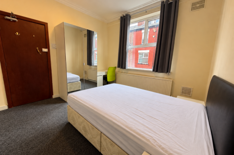South Grove, Chorlton-On-Med, £150pppw inc bills photo 5