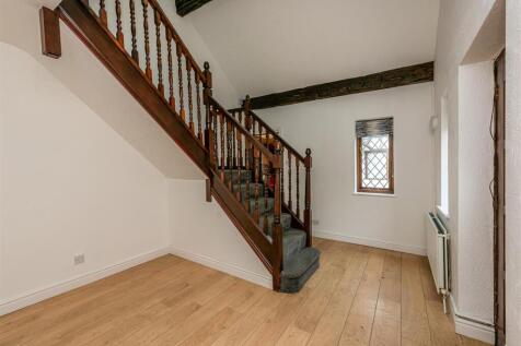 Jackanory Cottage-hall.jpg