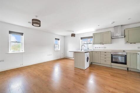 Kitchen living area 3.jpg