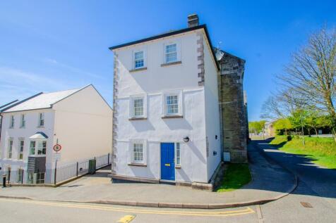 12 Royffe Way TPS Bodmin 01208 74182-3