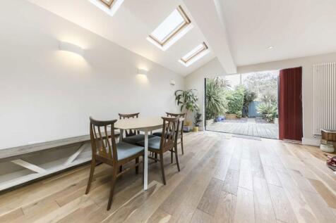 Wick Road, Teddington photo 4