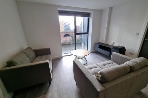 2-bed flat on Woden Street, Salford, M5, £1,350/mo