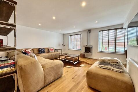 Wyndham Street photo 3