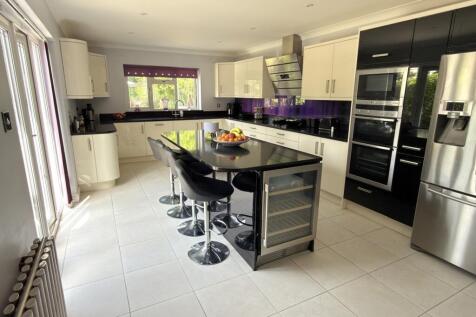 Kitchen Pic 1