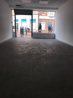 Retail Property (high street) to rent Image 3