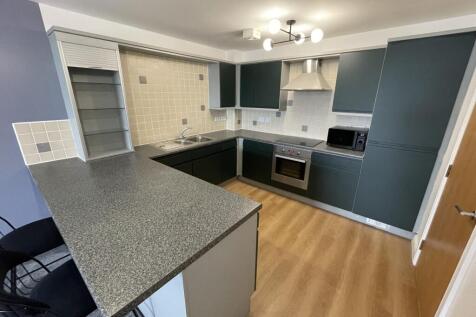 17 RIverside Drive - Kitchen.jpeg