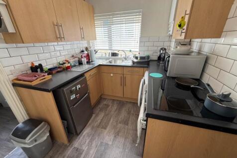 KITCHEN (FURNISHED)