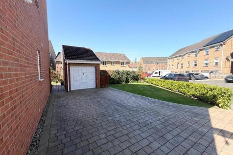 Driveway/Garage