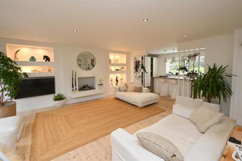 living area2.JPG