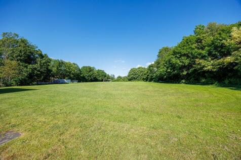 Nearby Public Park