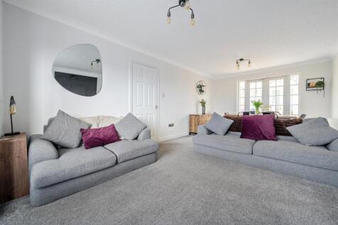 OPEN PLAN LOUNGE