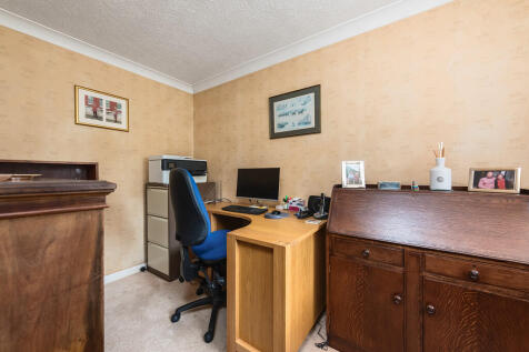 28 Raeburn Way (3...