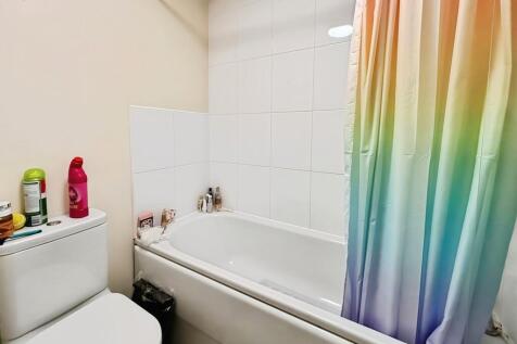 732e1dd6-WhatsApp...