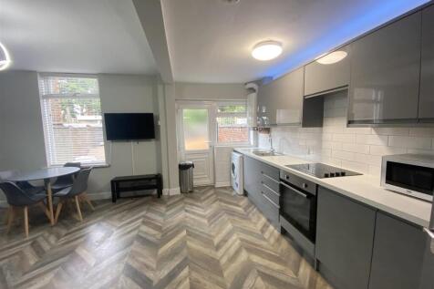East Grove, Chorlton-on-Medlock, £145pppw photo 3