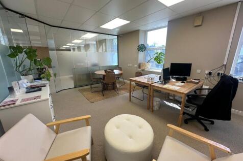 Office to rent Image 4
