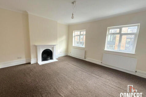 2-bed apartment on Tooting High Street, Tooting Broadway, SW17, £1,850/mo