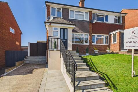 High Wycombe, HP13 - property photo