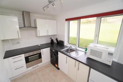 kitchen 2.jpg
