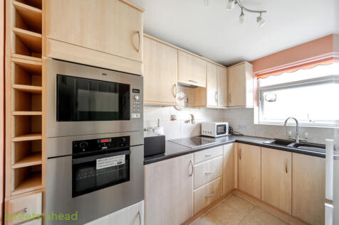 8463714b-689d-478...