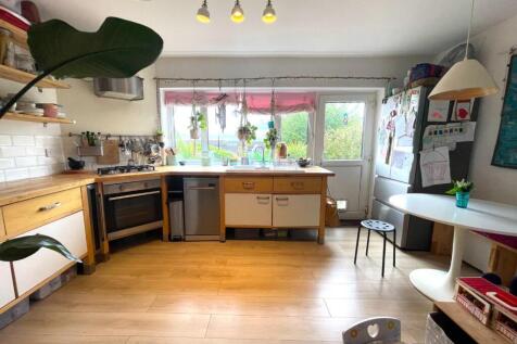 Kitchen.JPG