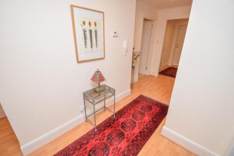 HALLWAY-2.jpg