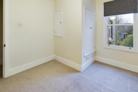 CAM02545G0-PR0303-STILL009