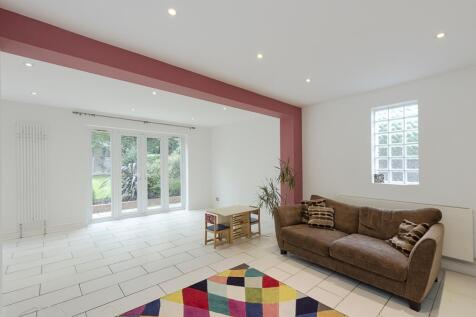 Bellfield Avenue Harrow HA3 photo 3