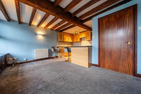 OPEN PLAN LIVING AREA