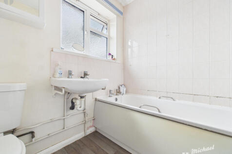 CAM03218G0-PR0750-STILL012