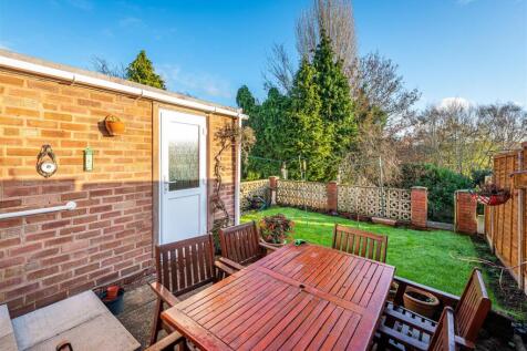 12 Kirkstone Crescent-gdn1.jpg